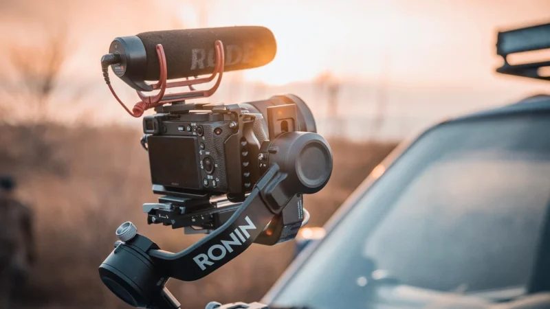 DJI RS 3 PRO COMBO – GIMBAL 3-OSIOWY – UDŹWIG DO 4,5KG