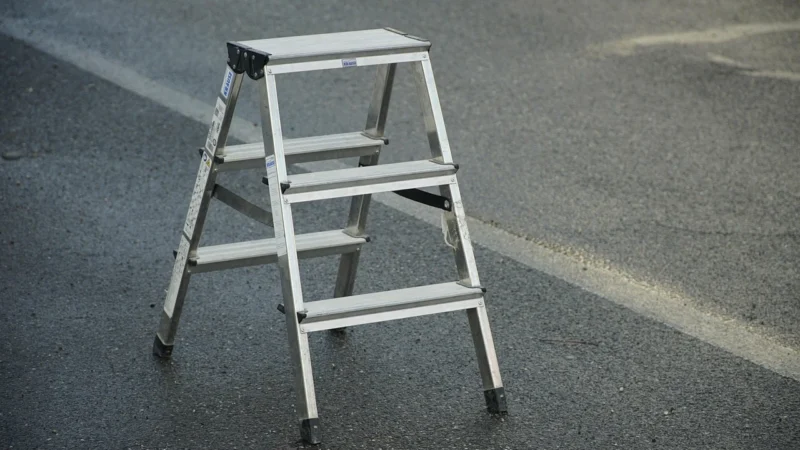 Drabest Drabina Aluminiowa Z Poręczą I Półką 7 Stopni Wytrzymałość 150kg ALDP+P7150KG