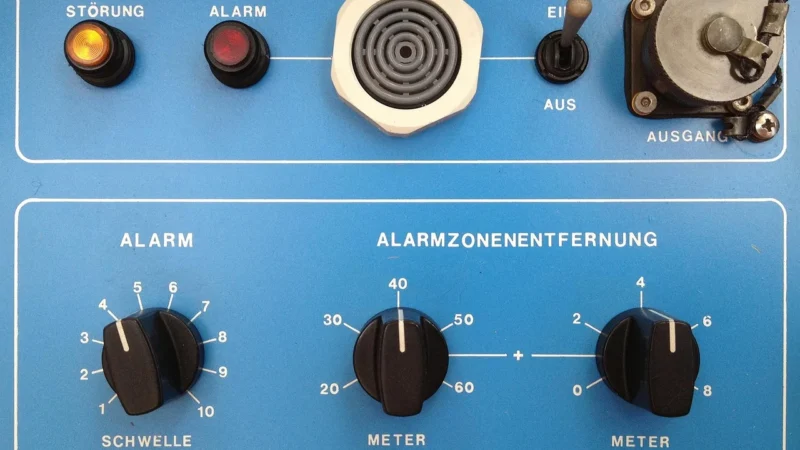 Legrand Suno Przycisk Pojedynczy Z Podświetleniem 6A 250V Czarny 721410