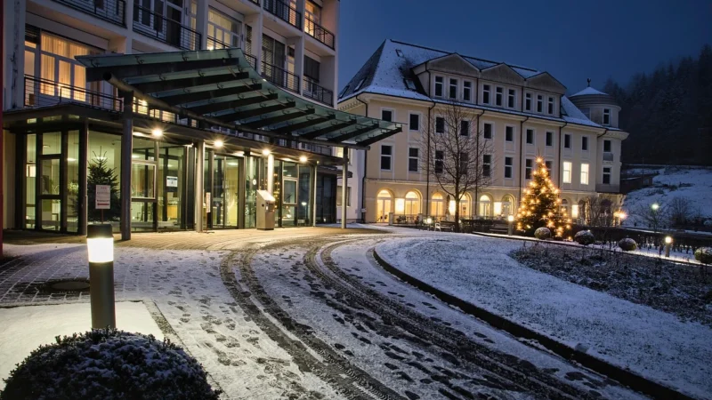 Luksusowy hotel nad mazurskimi jeziorami – raj dla miłośników natury
